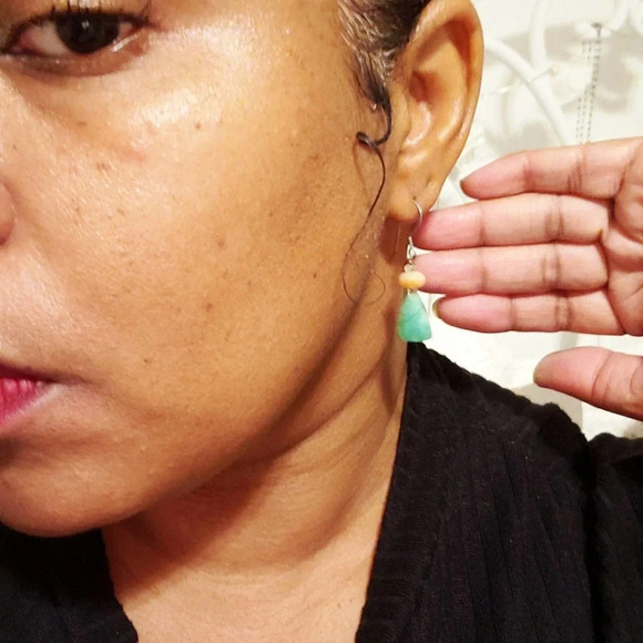 Green Stone Earrings / Pierced - Picture 4 of 4